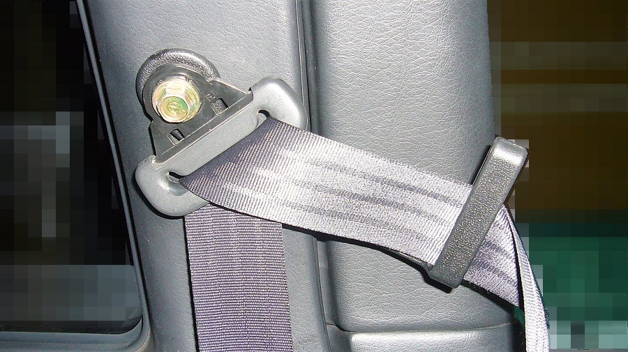 z32シートベルトサポートの取付け