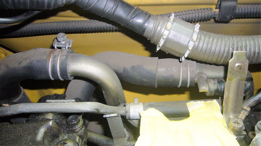 z32サージタンクの取付けと付帯するホース類の交換