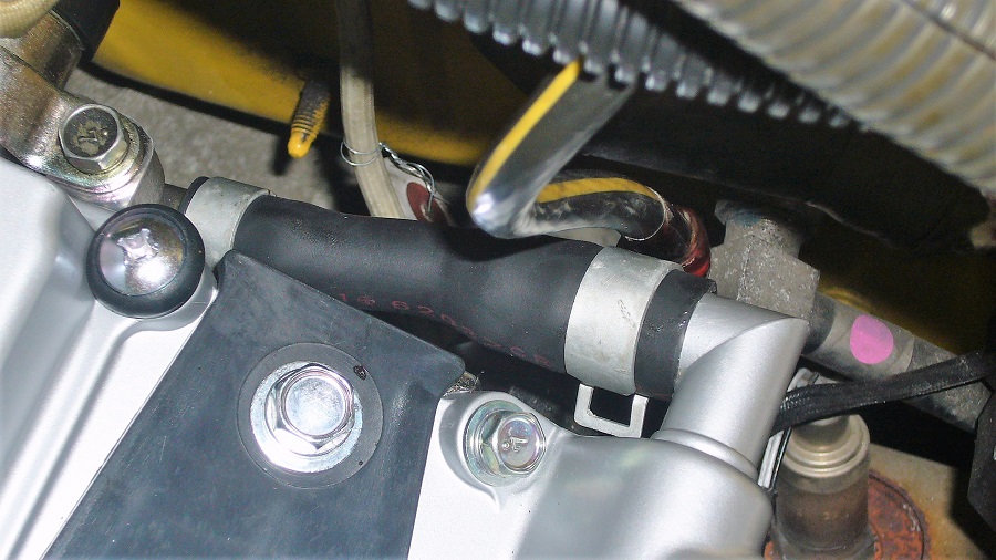 z32サージタンクの取付けと付帯するホース類の交換