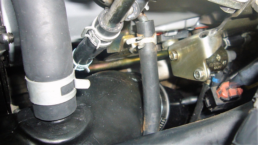 z32サージタンクの取付けと付帯するホース類の交換