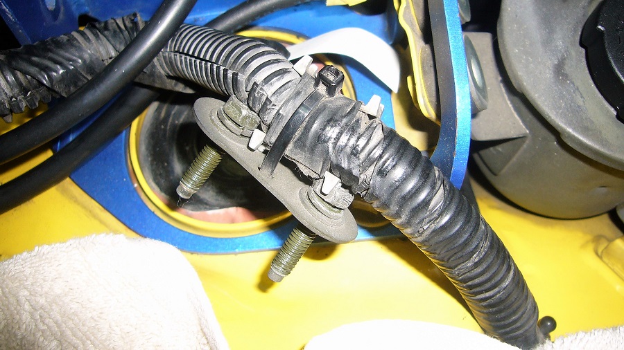 z32サージタンクの取付けと付帯するホース類の交換