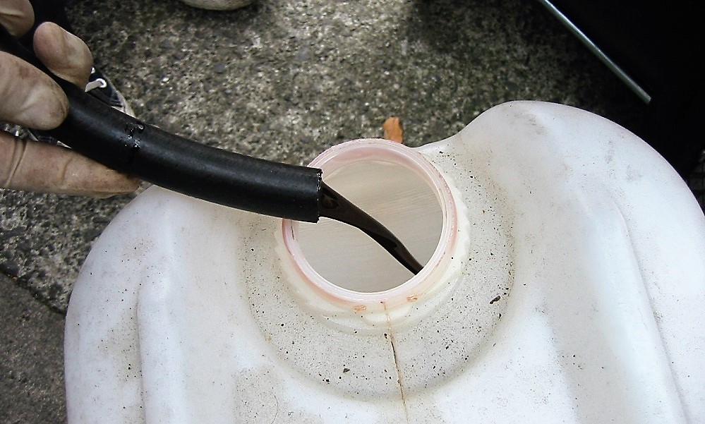 Z32ATFのフラッシング＆交換風景