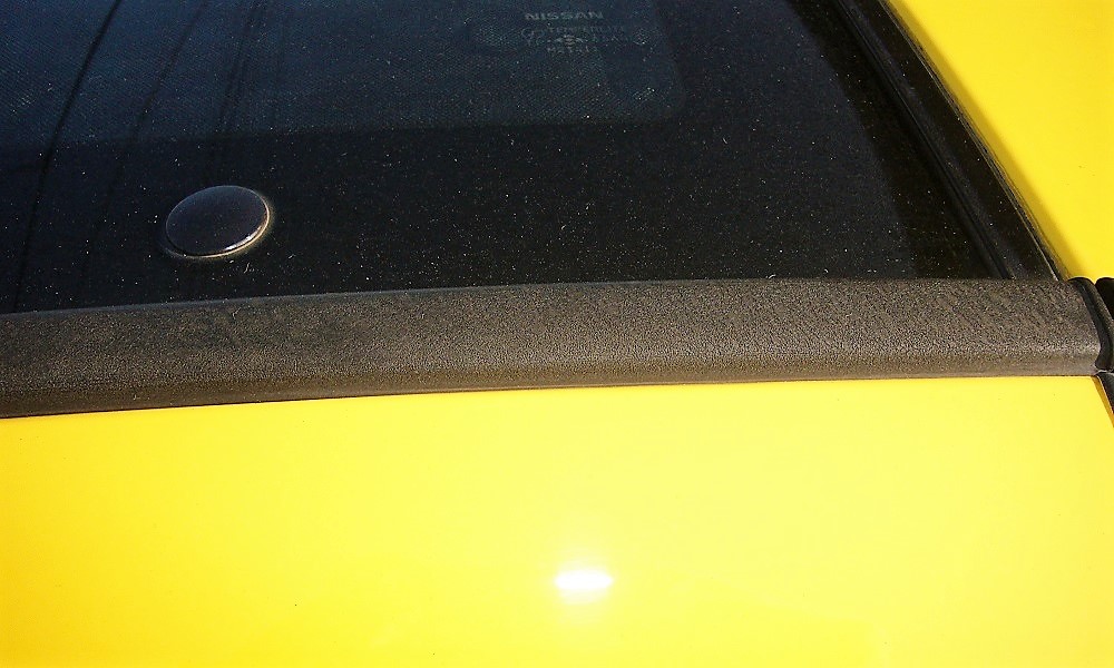 Z32ルーフパネルモールの劣化状況