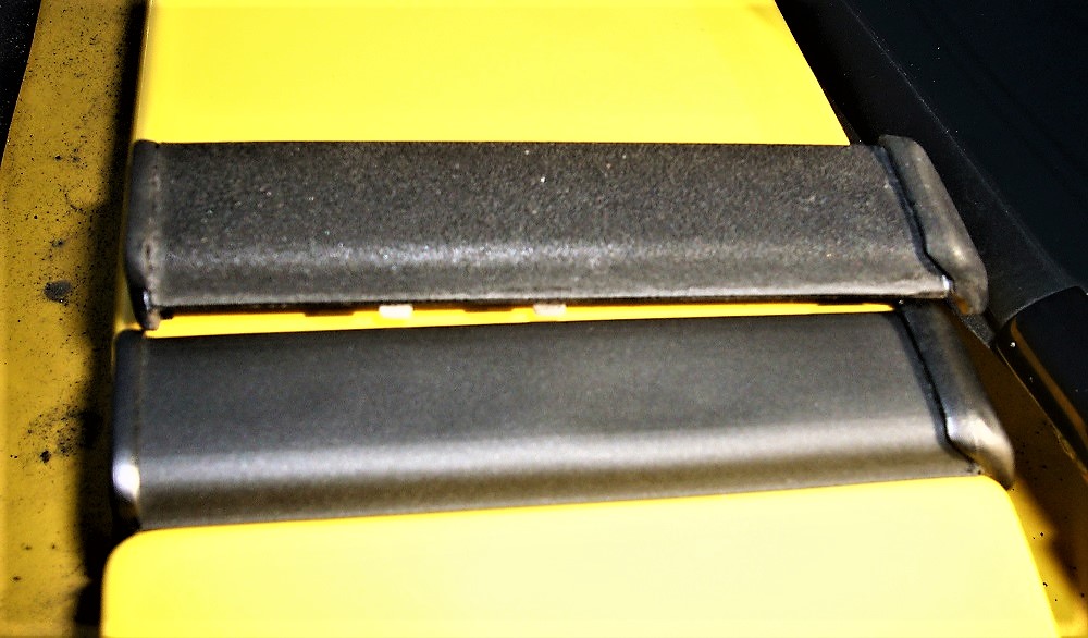 Z32ルーフサイドモールの新旧比較