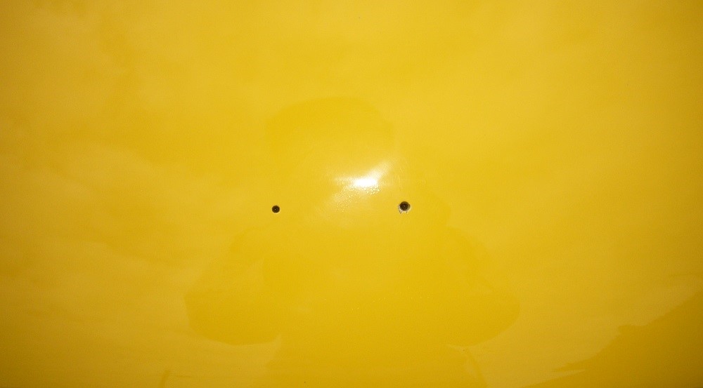 Z32フロントエンブレムの交換