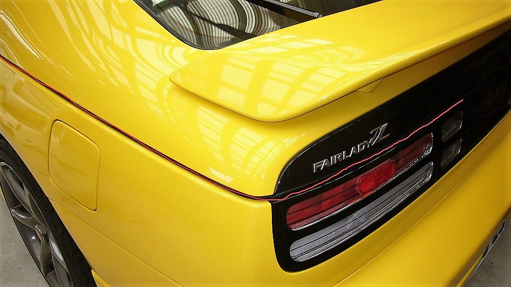 Z32リアハッチモール