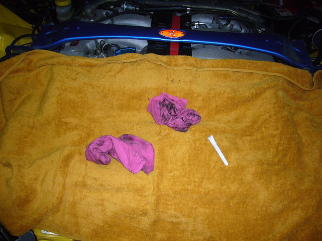 Z32フードロックの清掃（ボンネット）