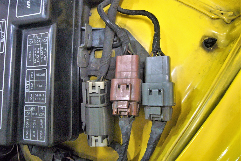 Z32フード（ボンネット）ステーの耐熱塗装