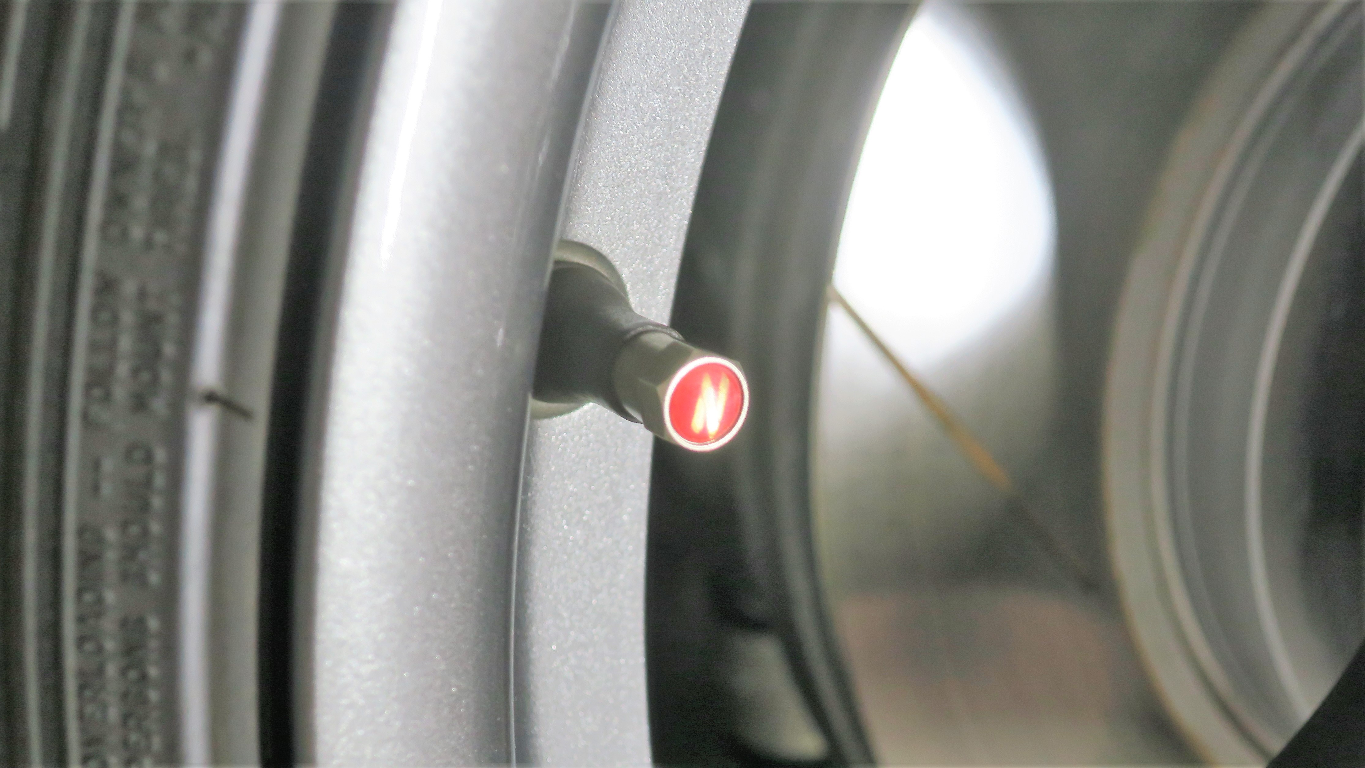 Z32エアバルブキャップ