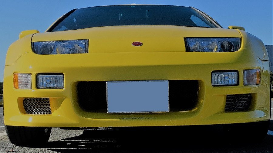 Z32トラストグレイサーフロントバンパー