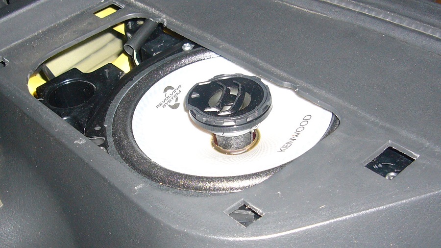 Z32KENWOOD KFC-RS170 純正BOSE BOX